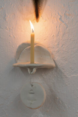 nigin beck exhibition view berlin beware o wanderer 